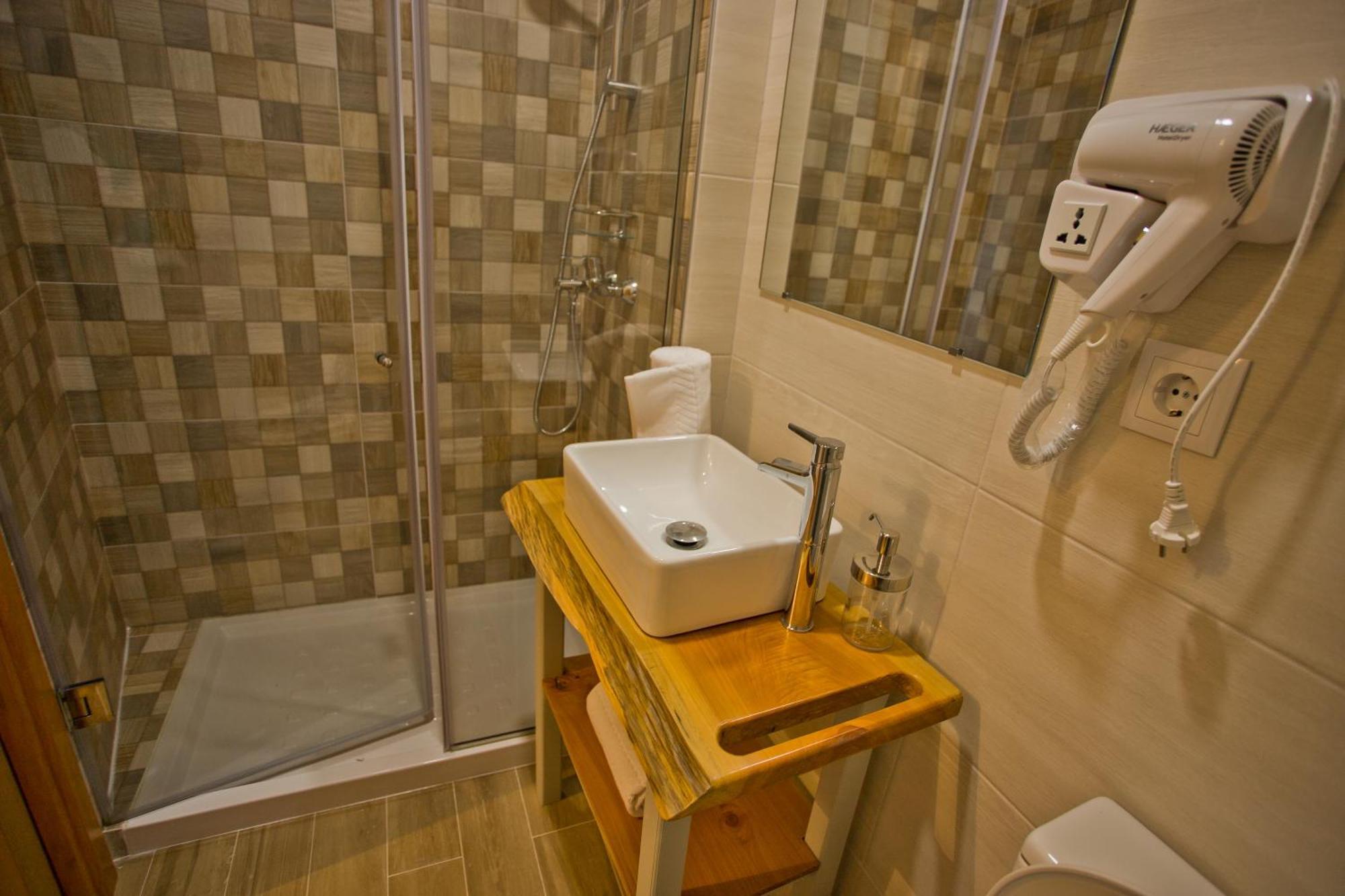 Guest House 10 De Agosto Фигейра да Фош Екстериор снимка