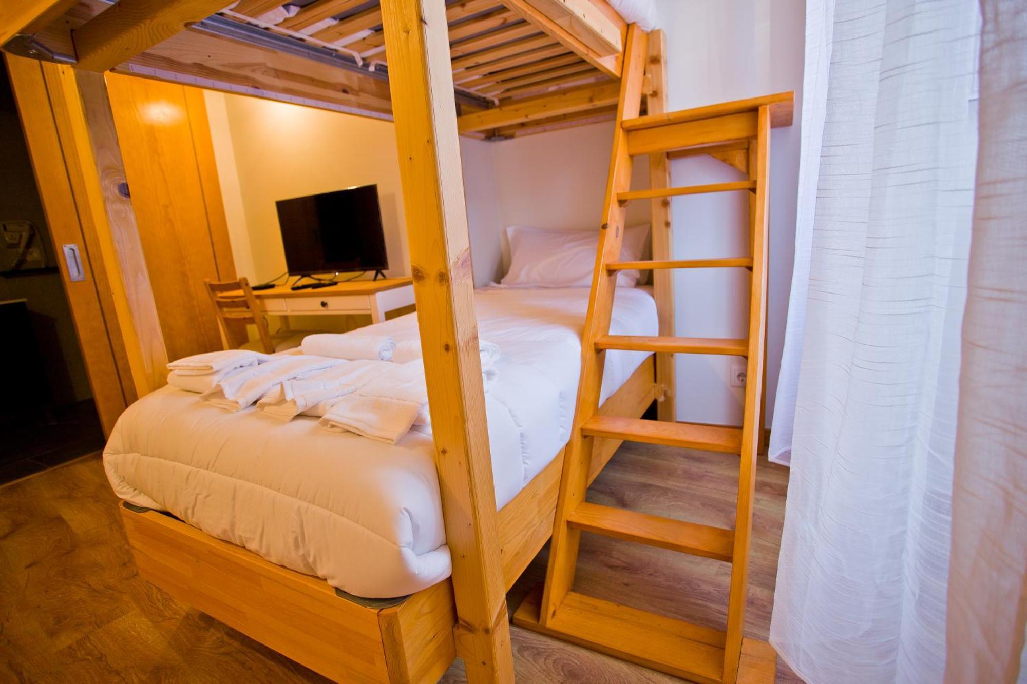 Guest House 10 De Agosto Фигейра да Фош Екстериор снимка