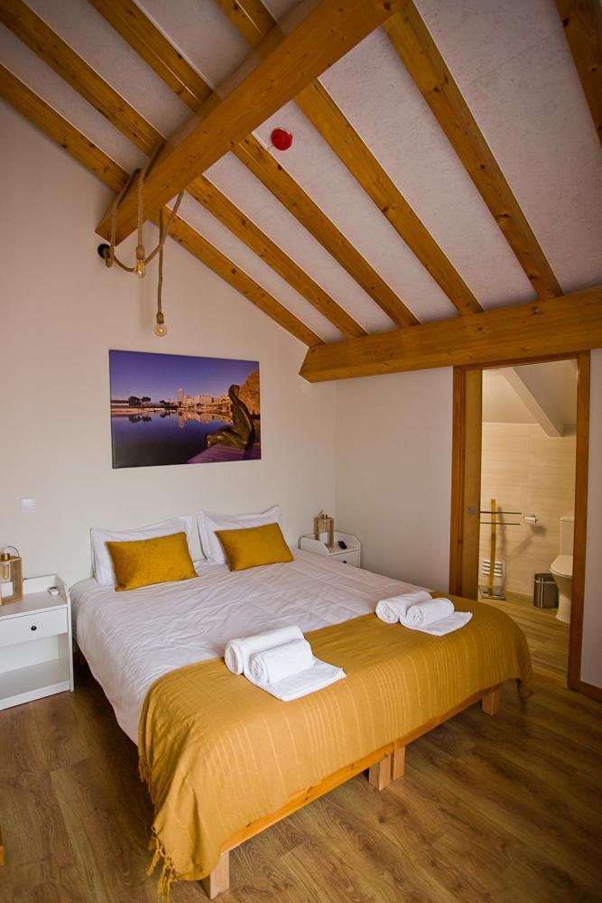 Guest House 10 De Agosto Фигейра да Фош Екстериор снимка