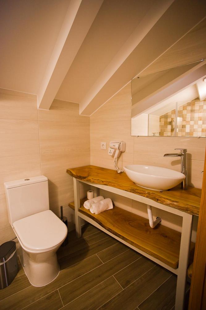 Guest House 10 De Agosto Фигейра да Фош Екстериор снимка